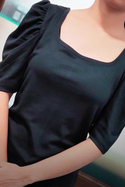 Black Top With Puff Sleeve
